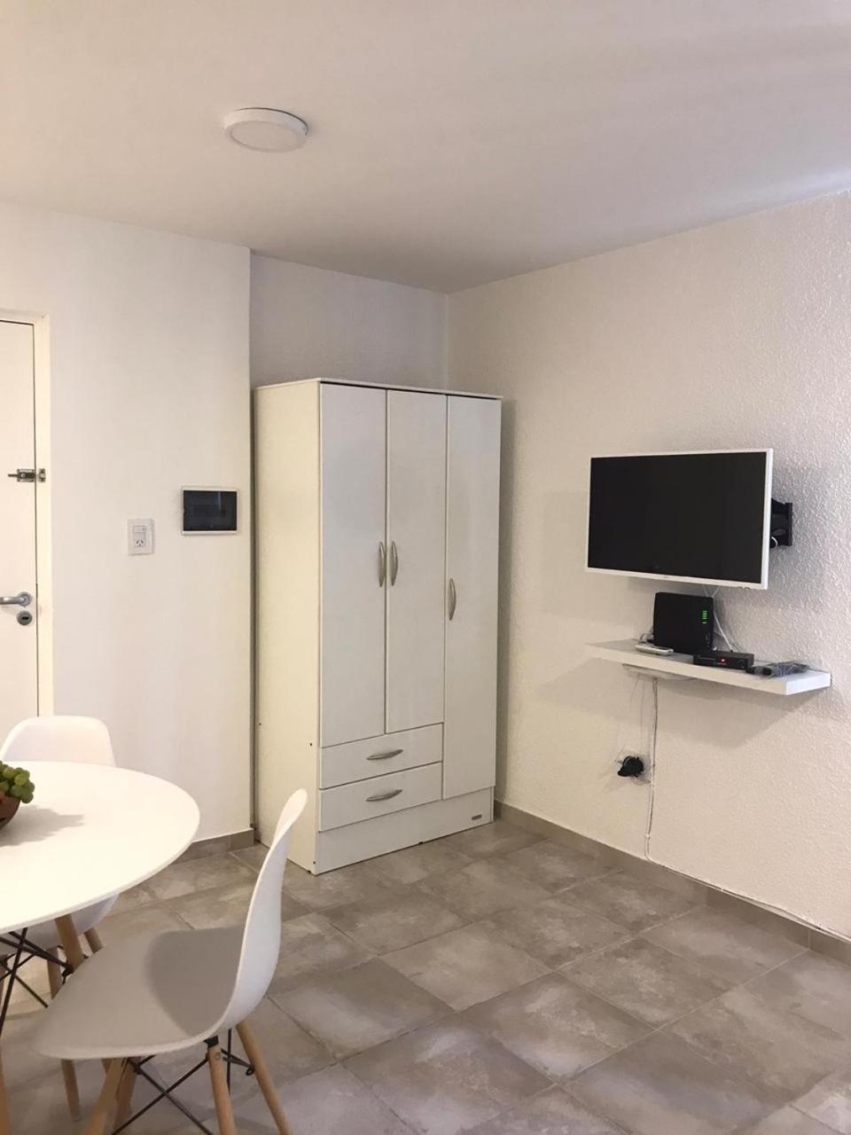 Departamento En Mendoza, Capital, En Calle Aristides Villanueva Apartment *