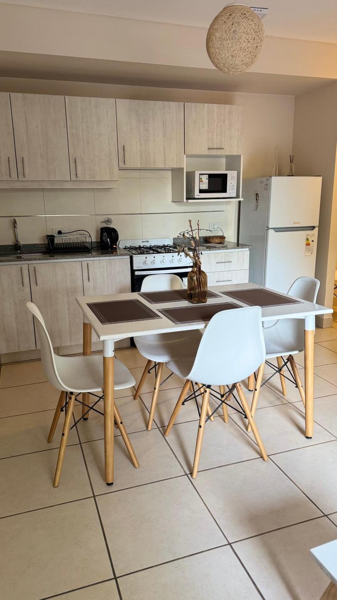 Moderno Y Amplio Departamento Con Cochera Apartment