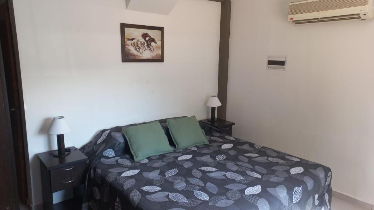 Willy - En Zona Residencial Con Estacionamiento Apartment Mendoza
