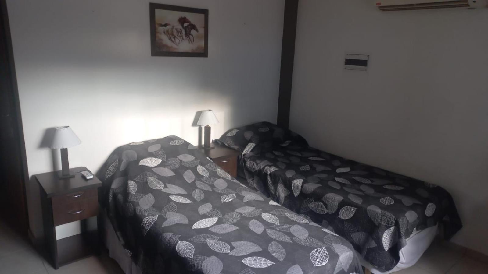 Willy - En Zona Residencial Con Estacionamiento