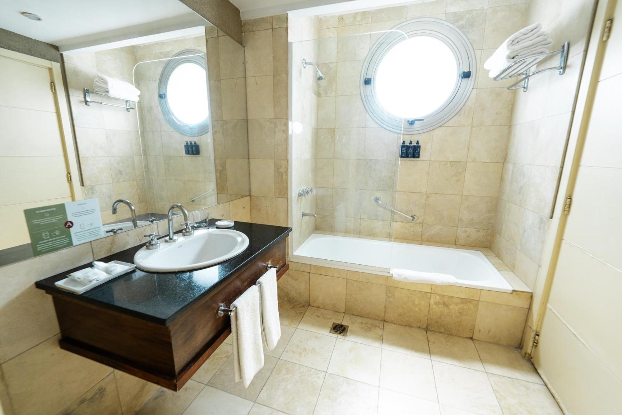 Amérian Executive Hotel 4*
