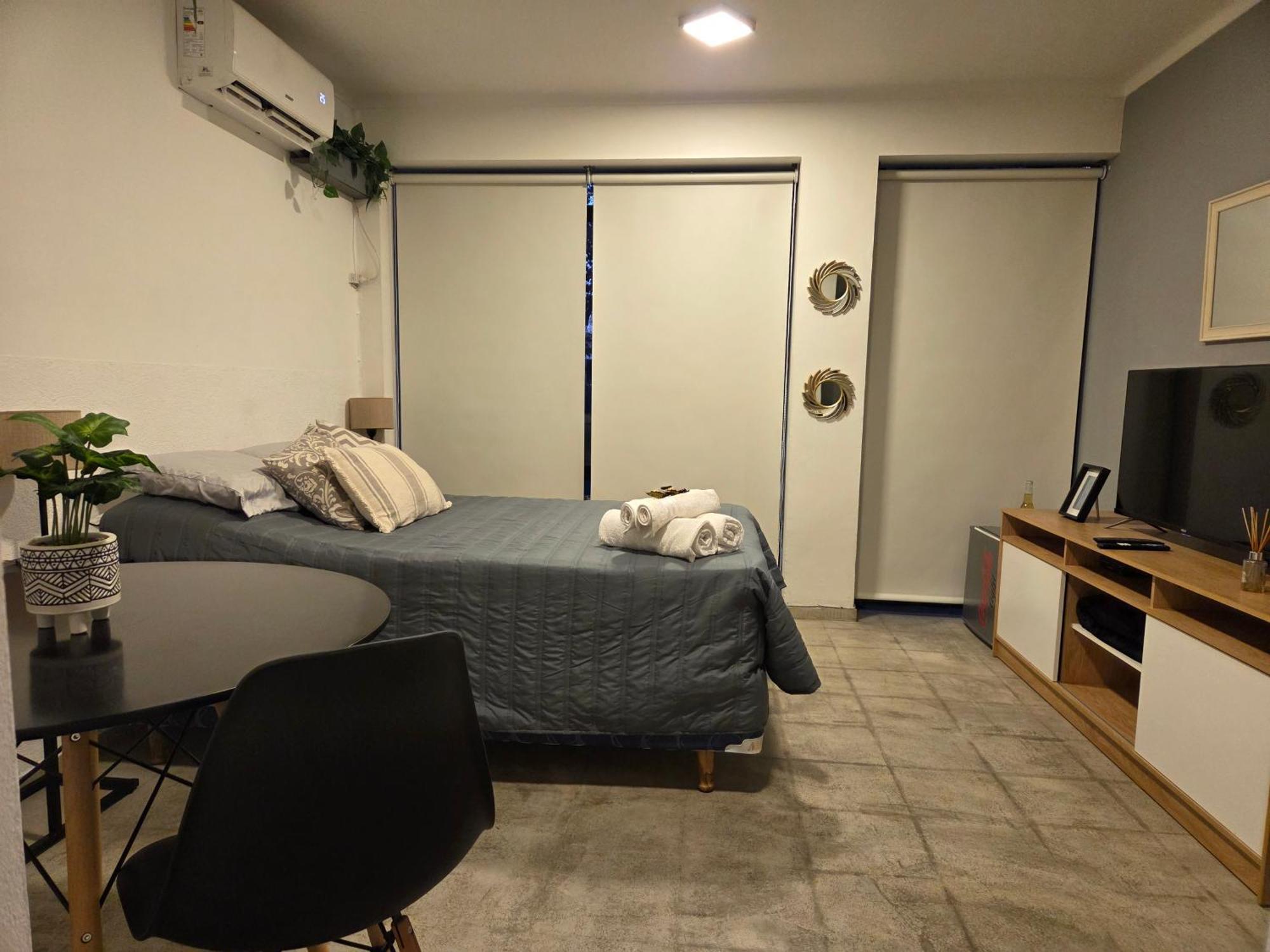 Depto. Av. Godoy Cruz Apartamento *
