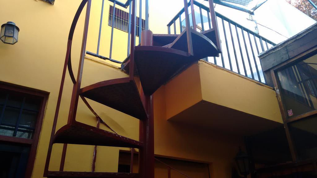 Hostal Campo Base Youth *