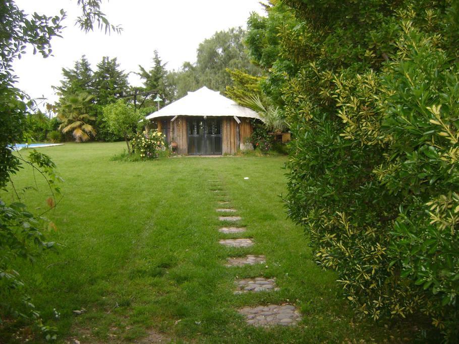 Habitación en casa particular Jardin Secreto Russell Maipu