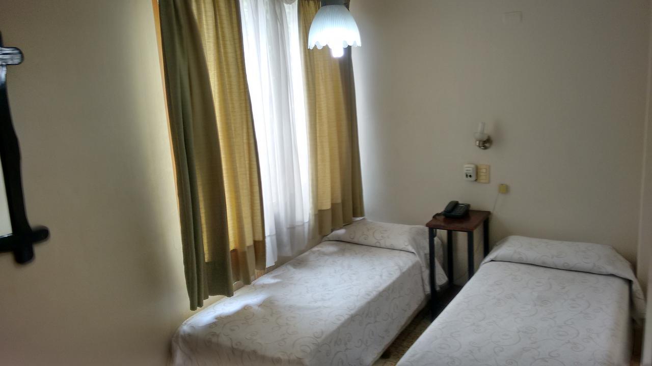 Hotel Necochea *