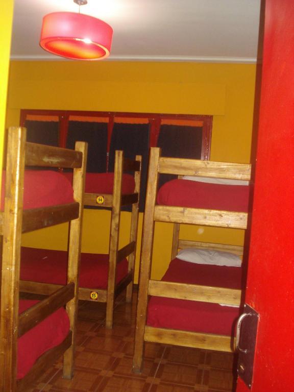 Campo Base Youth Hostal *