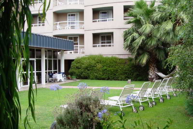 Maue Apartahotel 3*