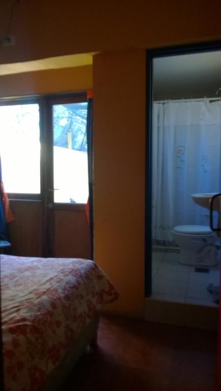 Hostal Campo Base Youth *