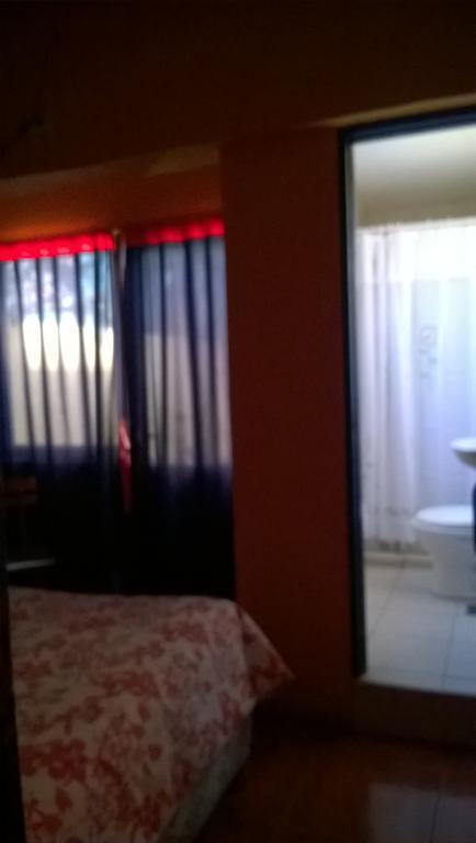 Campo Base Youth Hostal *
