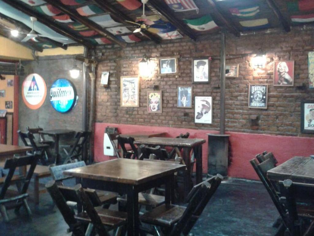 Hostal Campo Base Youth *
