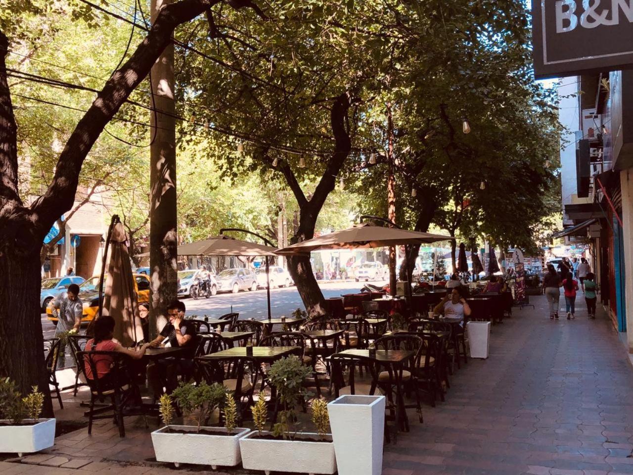 Amplio Departamento -excelente Ubicacion- Con Cochera Apartamento