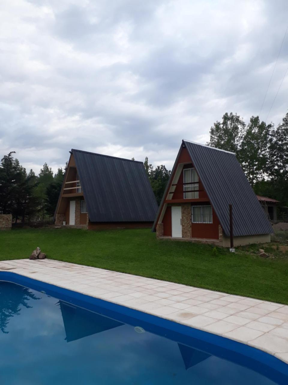 Alpinas Lodge *