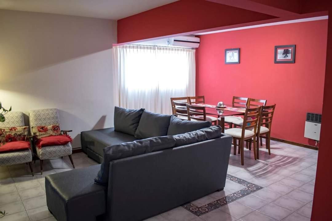 Amplio Departamento -excelente Ubicacion- Con Cochera Apartamento Mendoza