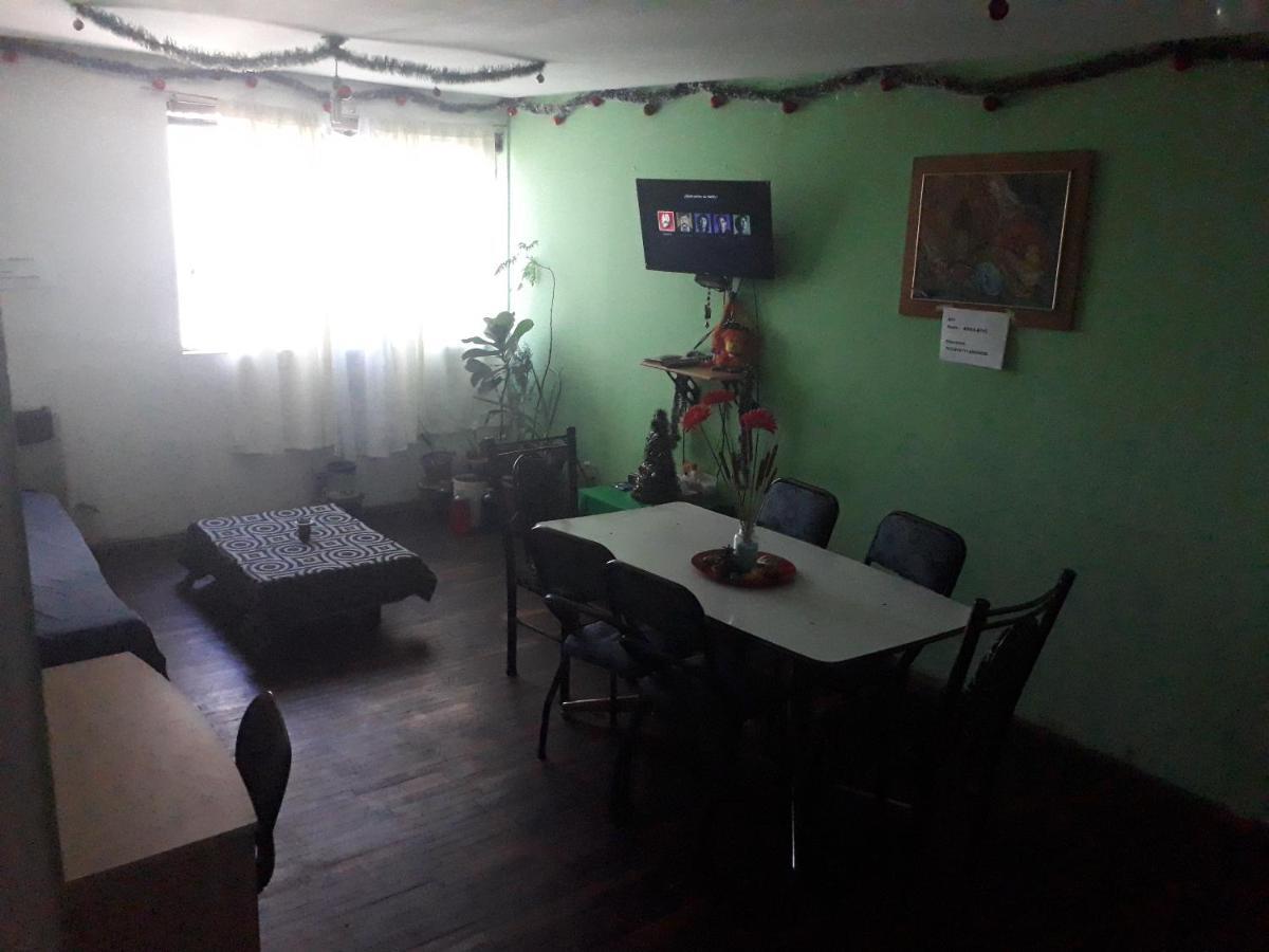 Habitación en casa particular Departamento Céntrico En Capital *