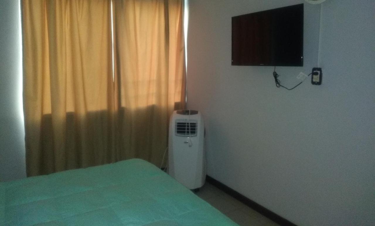 Departamento Lemos 678 *