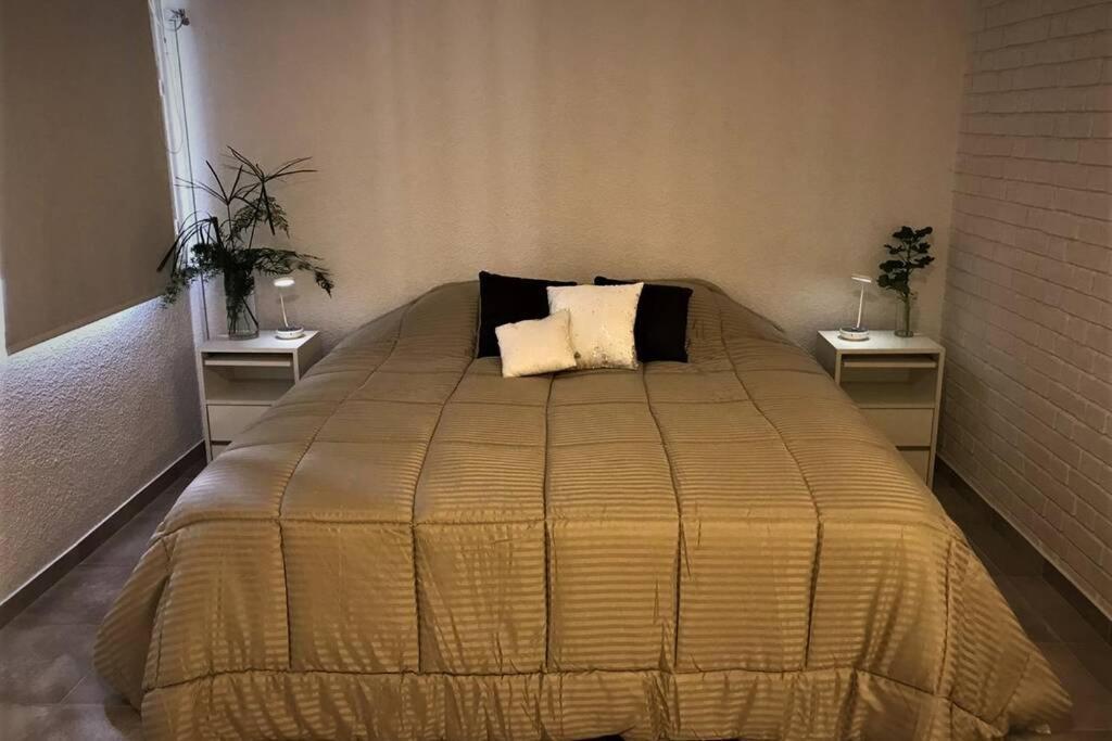 Departamento En Mendoza, Capital, En Calle Aristides Villanueva