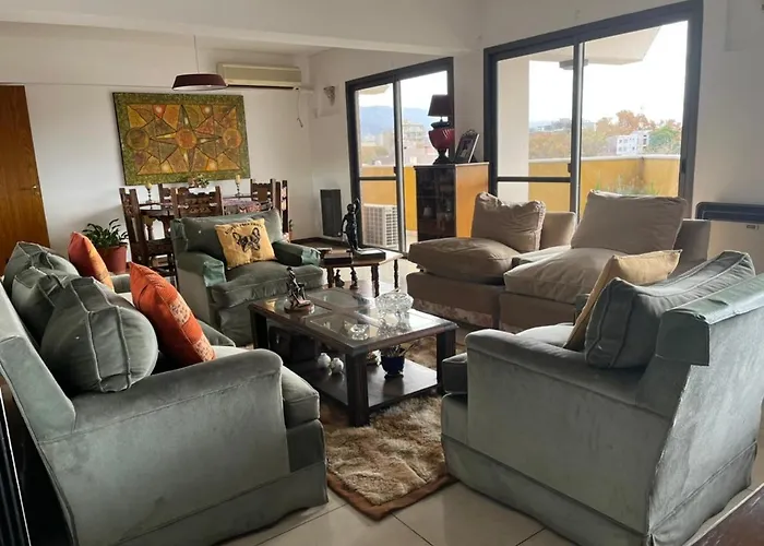 Estación A - Amplias habitaciones con baño privado en apartamento compartido