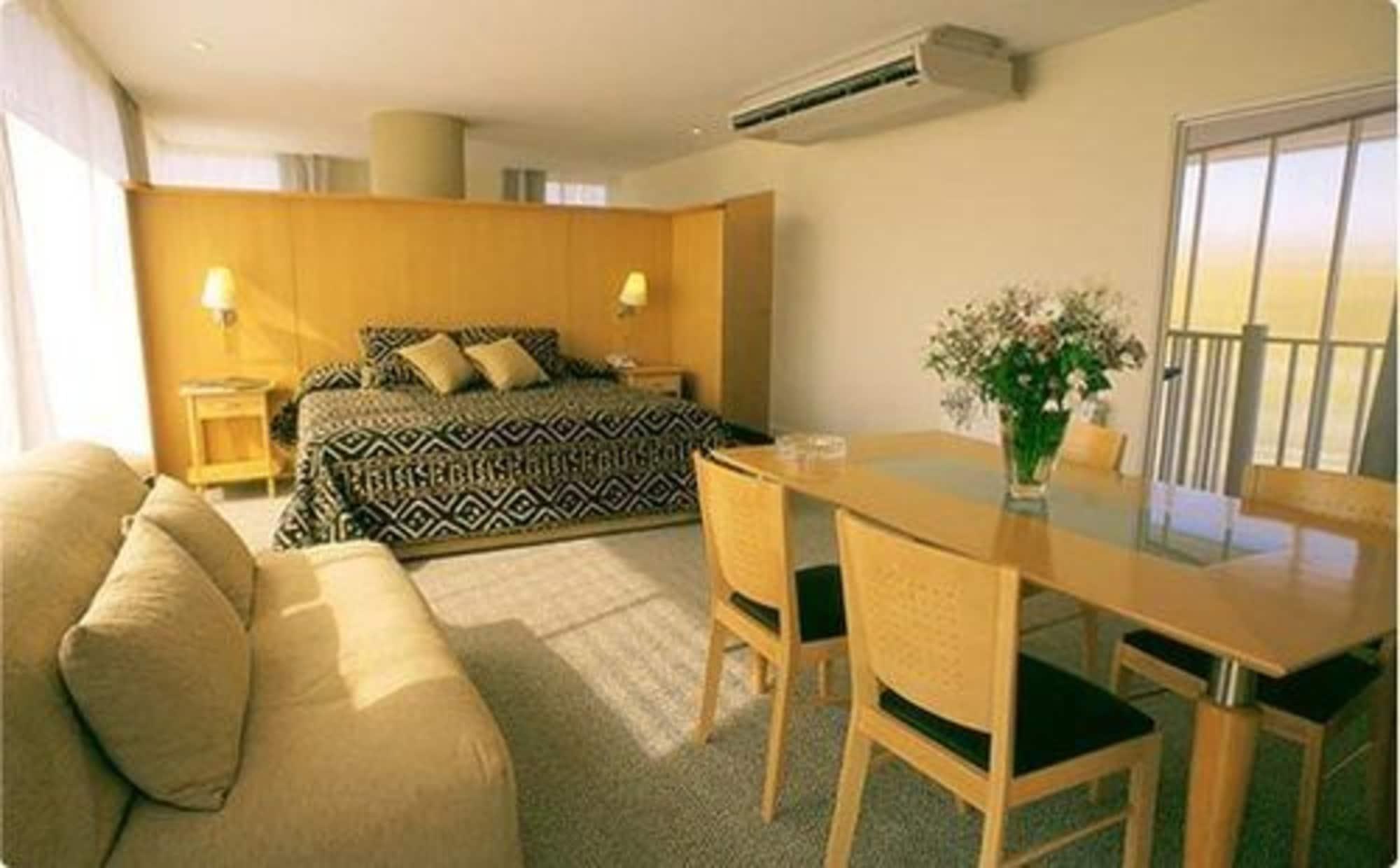 Urbana 3*
