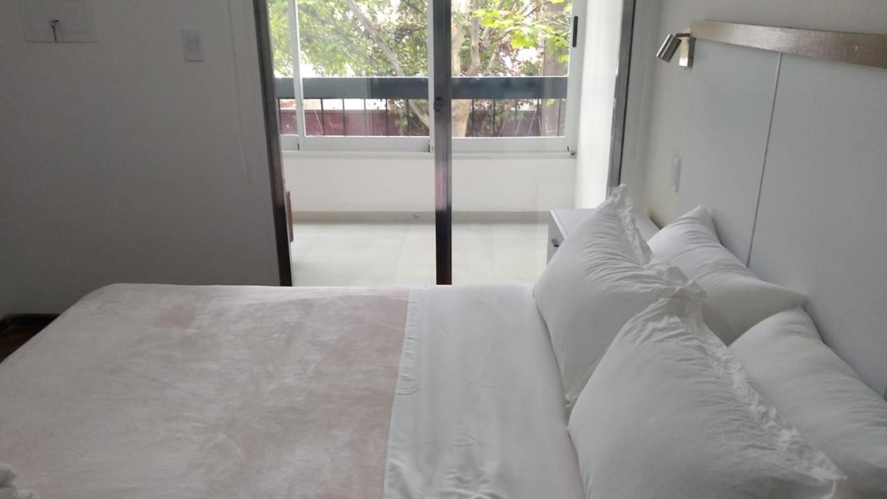 Amplio Departamento Balcon Pleno Centro Peatonal Apartamento *