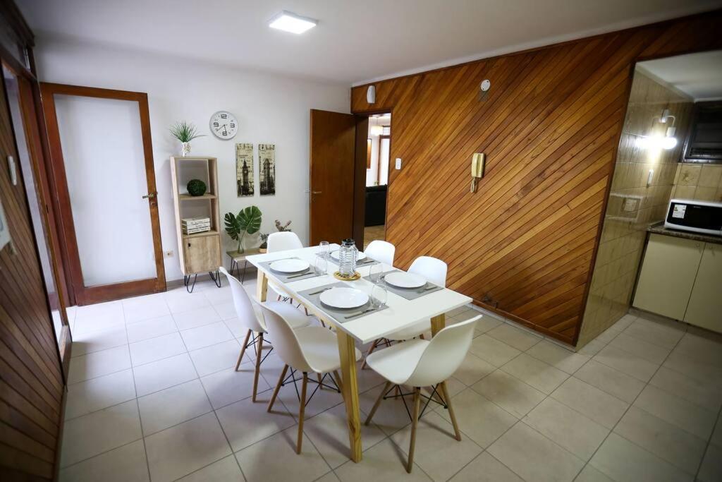 Encanto Mendocino: Espaciosa Casa En Juan B Justo Apartment *
