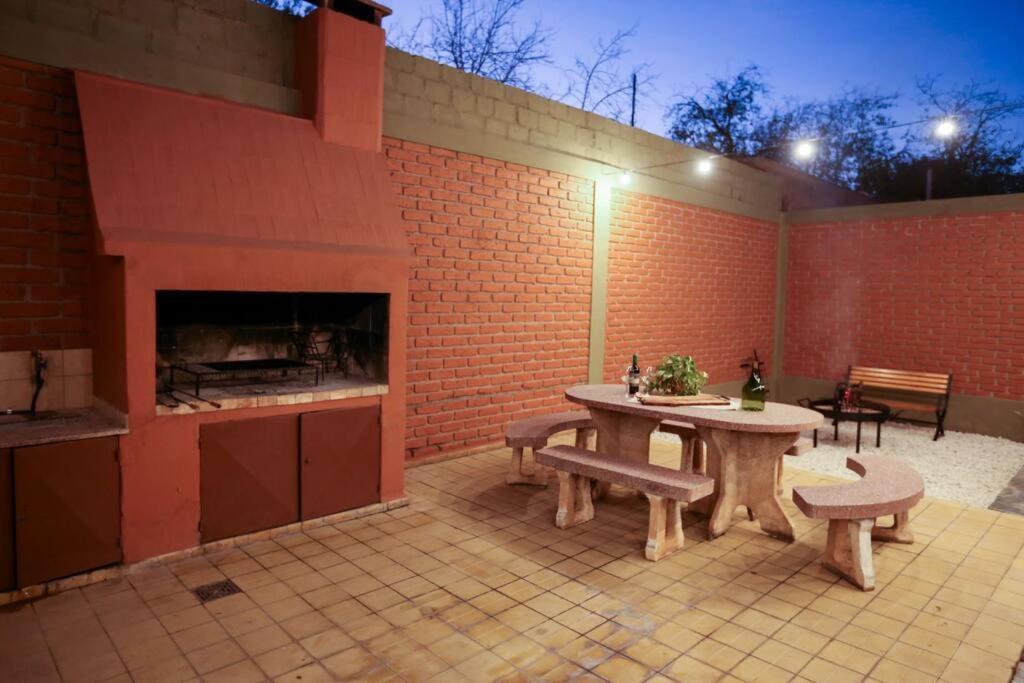 Encanto Mendocino: Espaciosa Casa En Juan B Justo