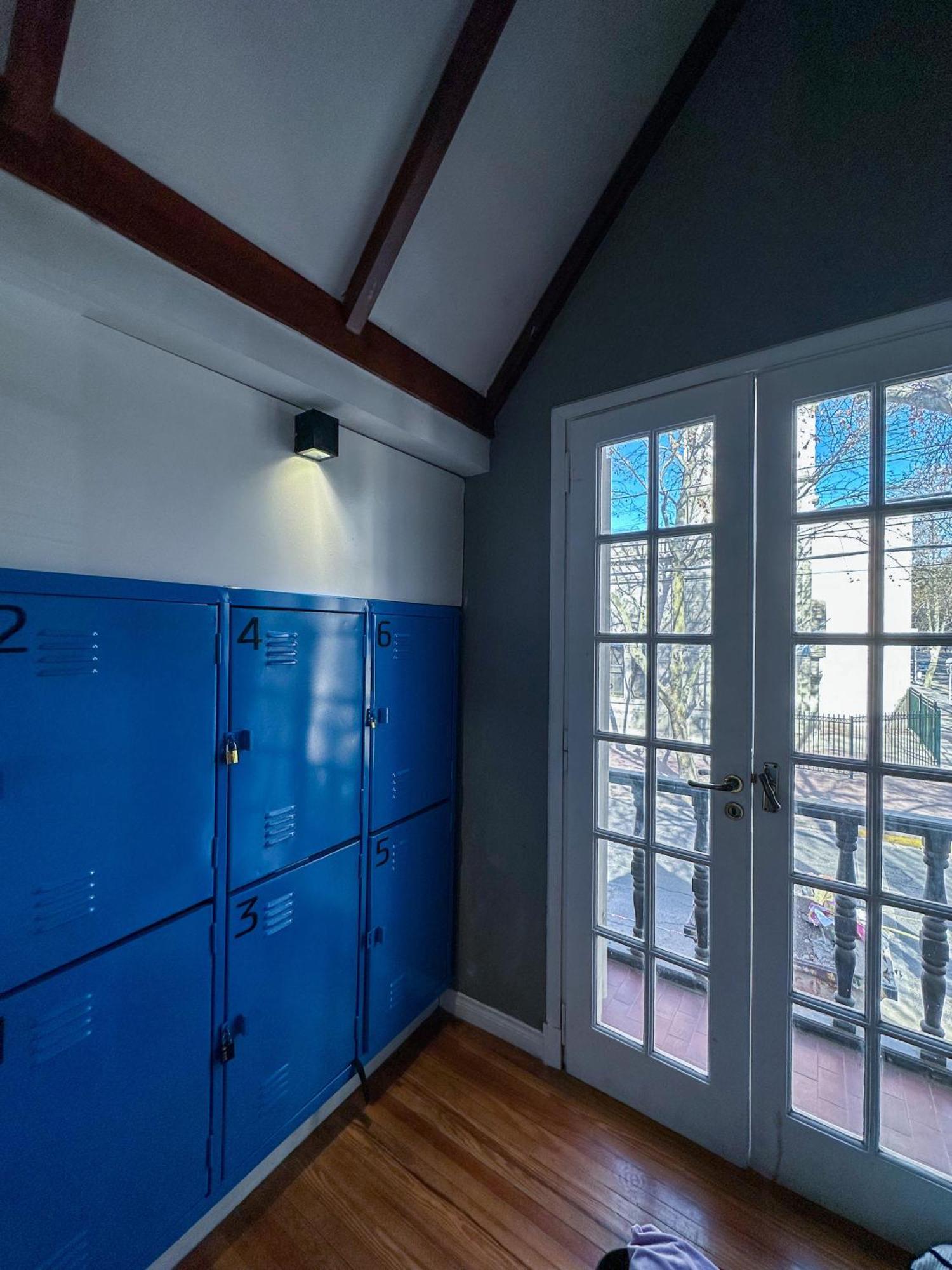 Gorilla Hostel *