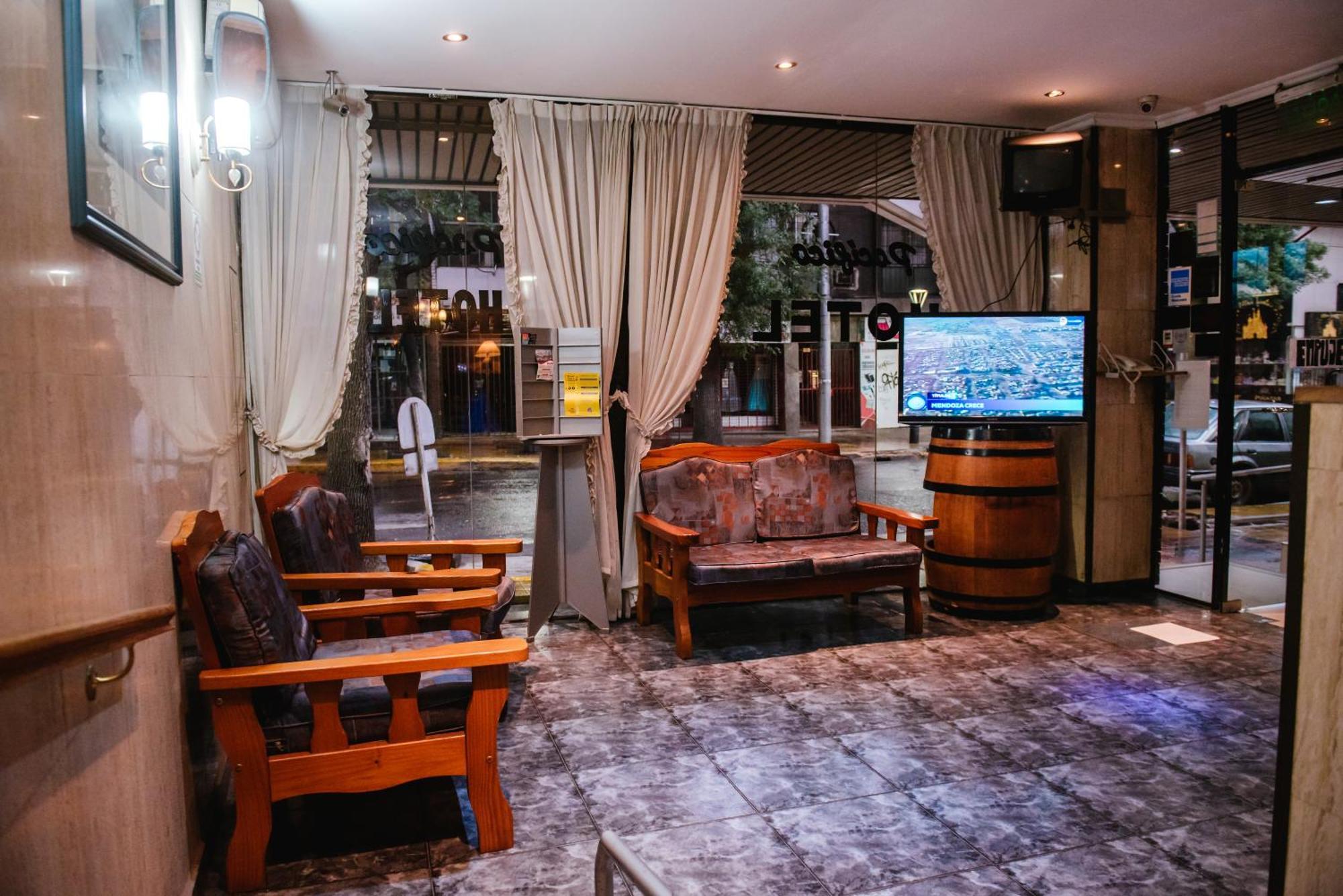 Pacifico Hotel 2*