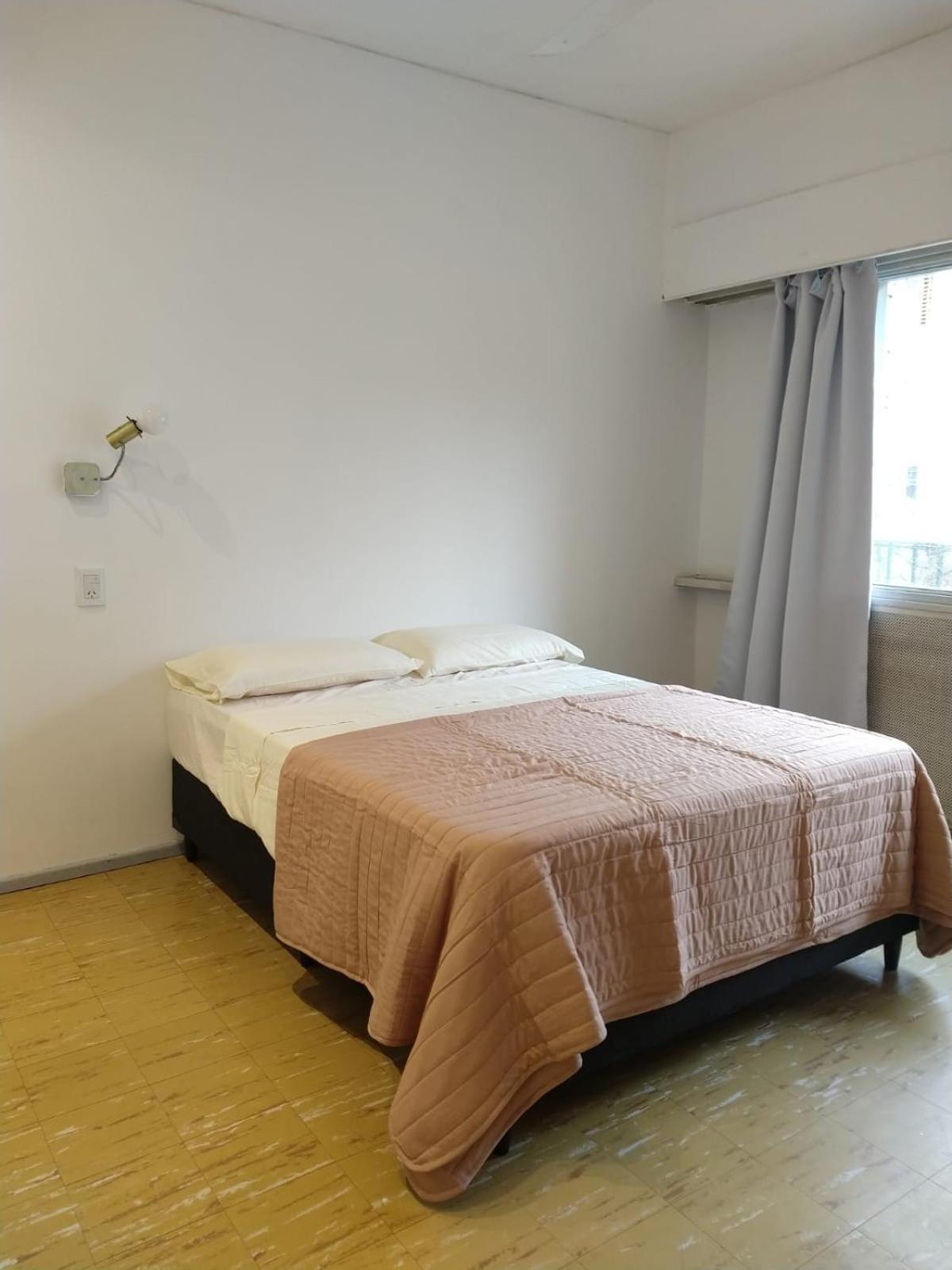 Con Bano Compartido En Departamento Mid Century Modern Homestay Mendoza