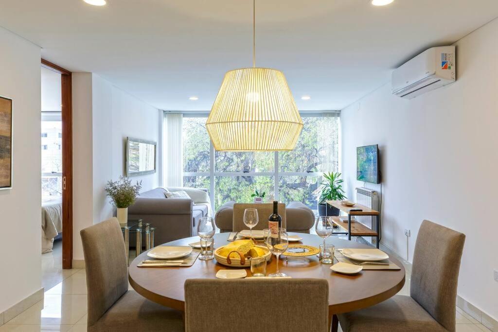 Luminoso Y Comodo, Excelente Ubicacion Apartamento Mendoza