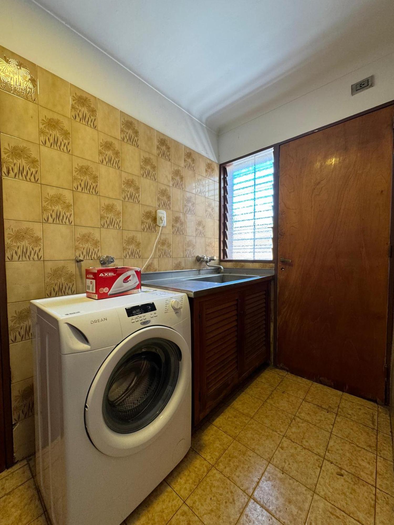 Encanto Mendocino: Espaciosa Casa En Juan B Justo Apartment *