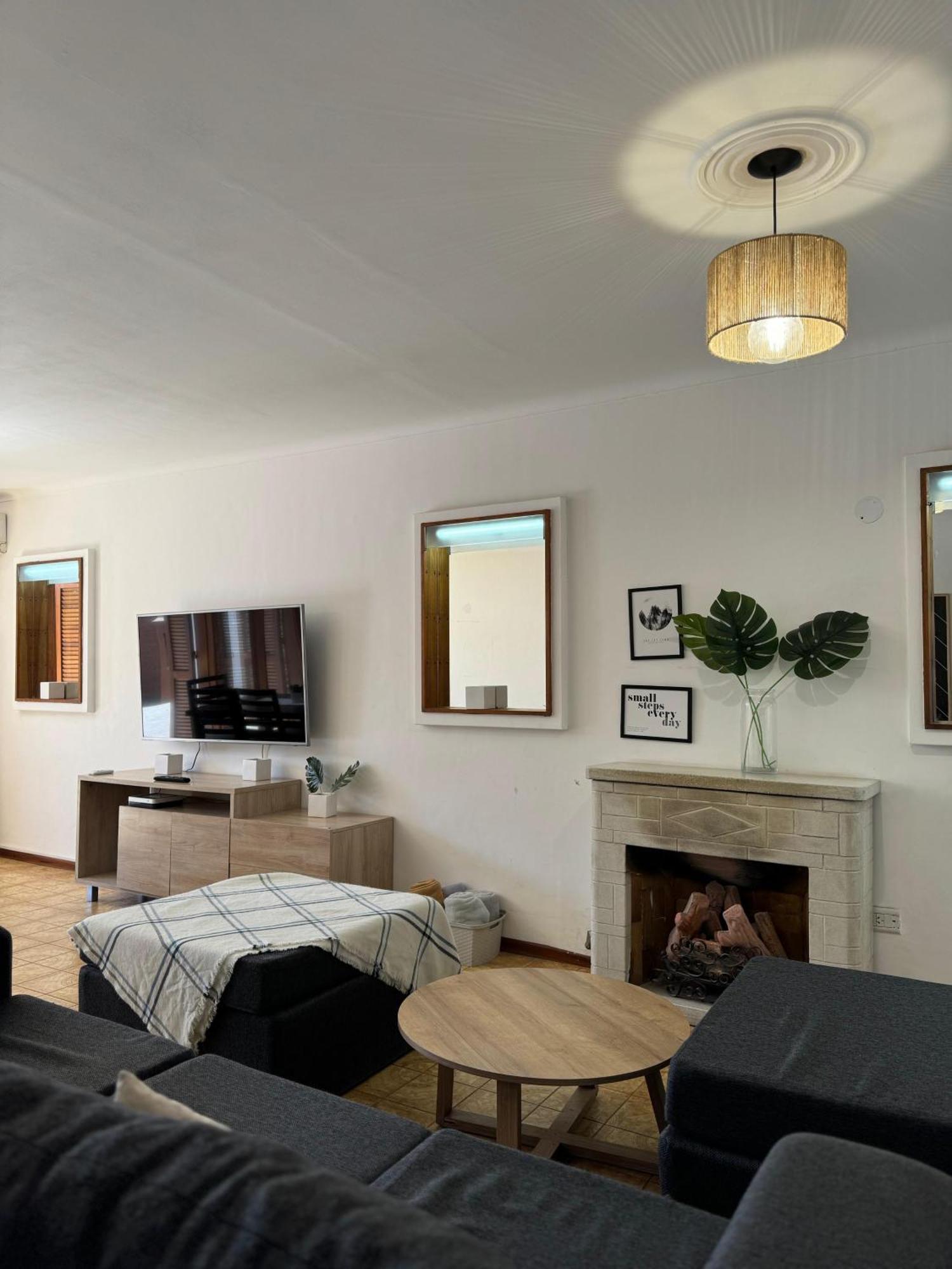 Encanto Mendocino: Espaciosa Casa En Juan B Justo Apartment