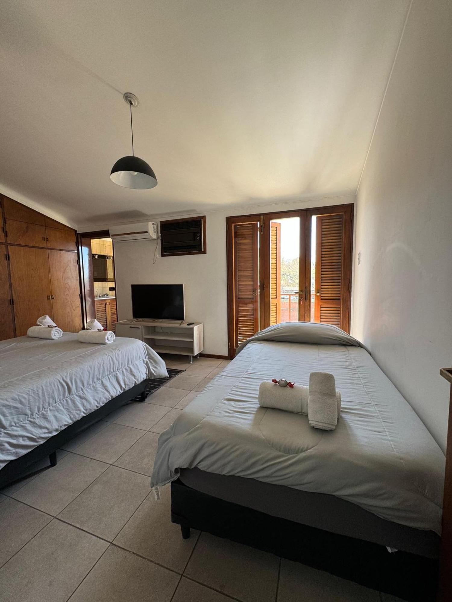 Encanto Mendocino: Espaciosa Casa En Juan B Justo Apartment *