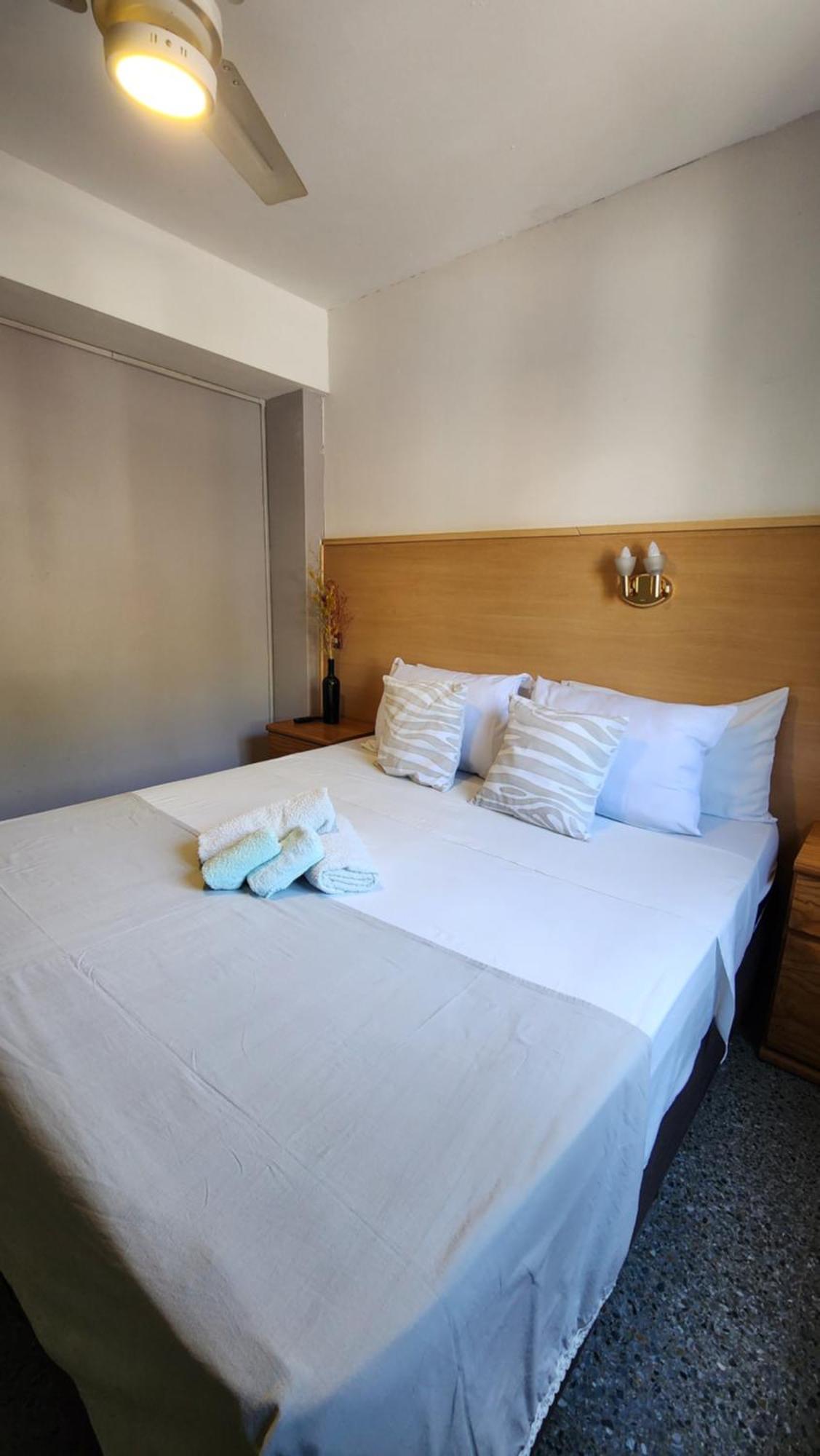 Hotel J B J Mendoza