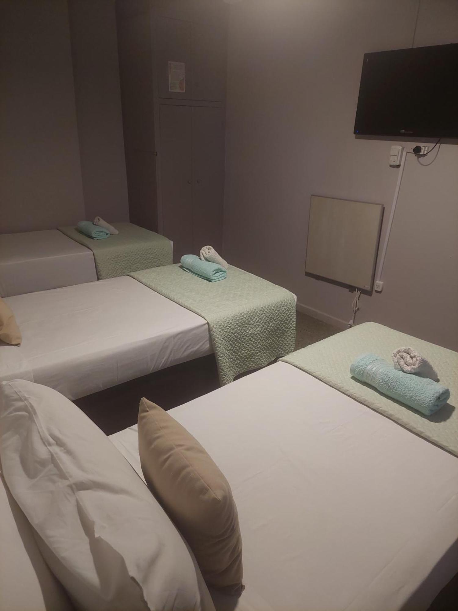 J B J Hotel 2*