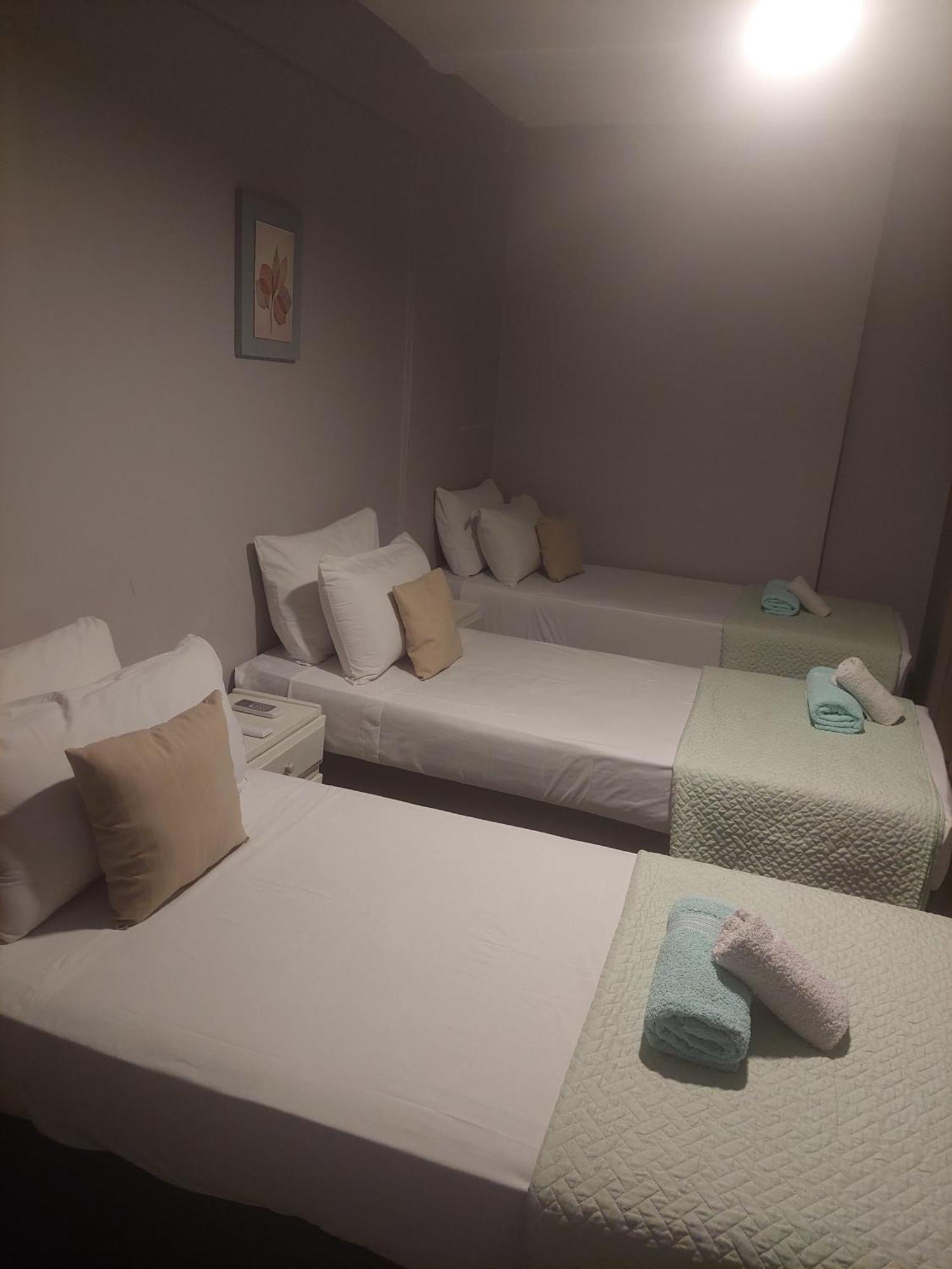 J B J Hotel 2*