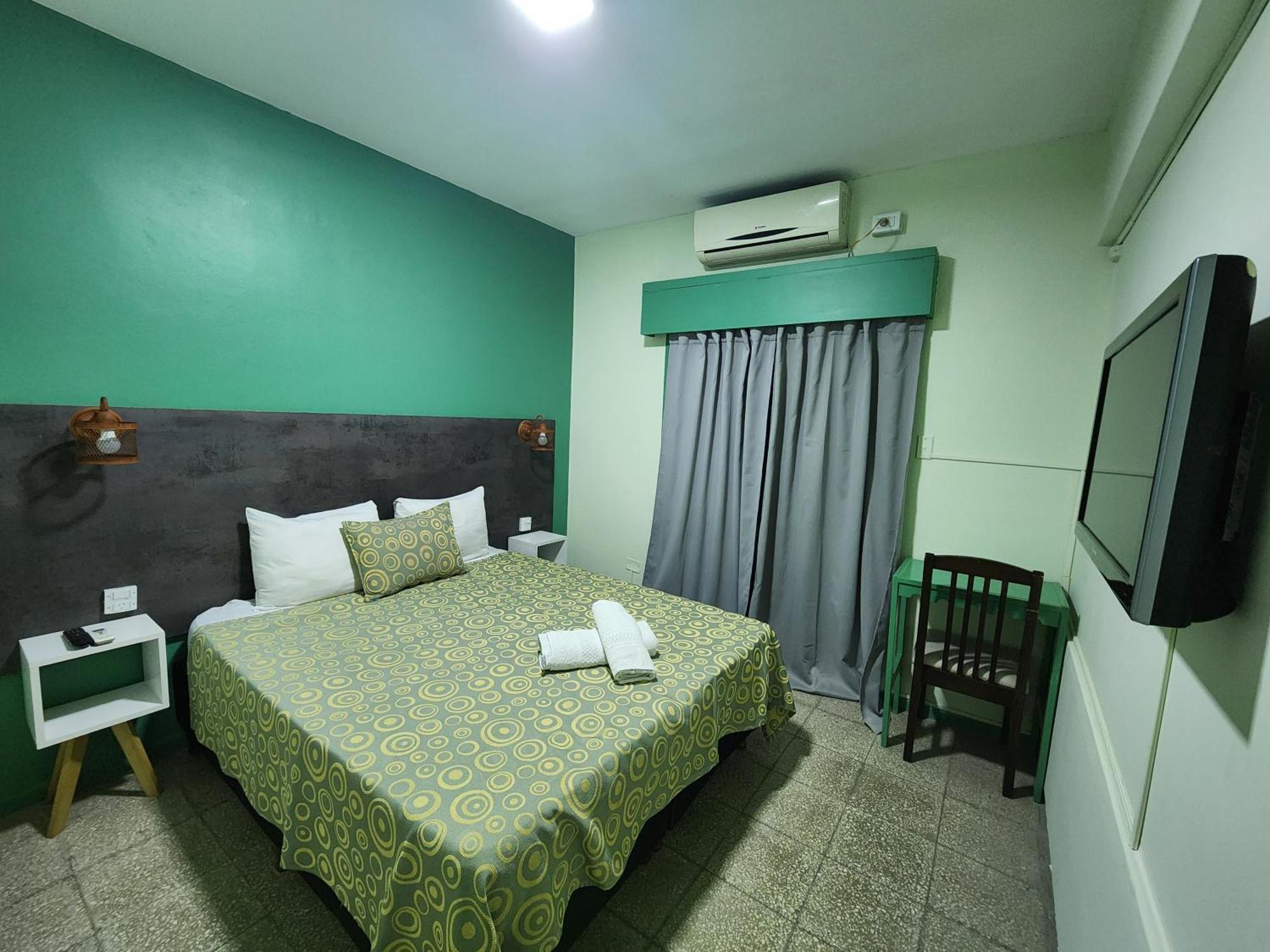 J B J Hotel Mendoza
