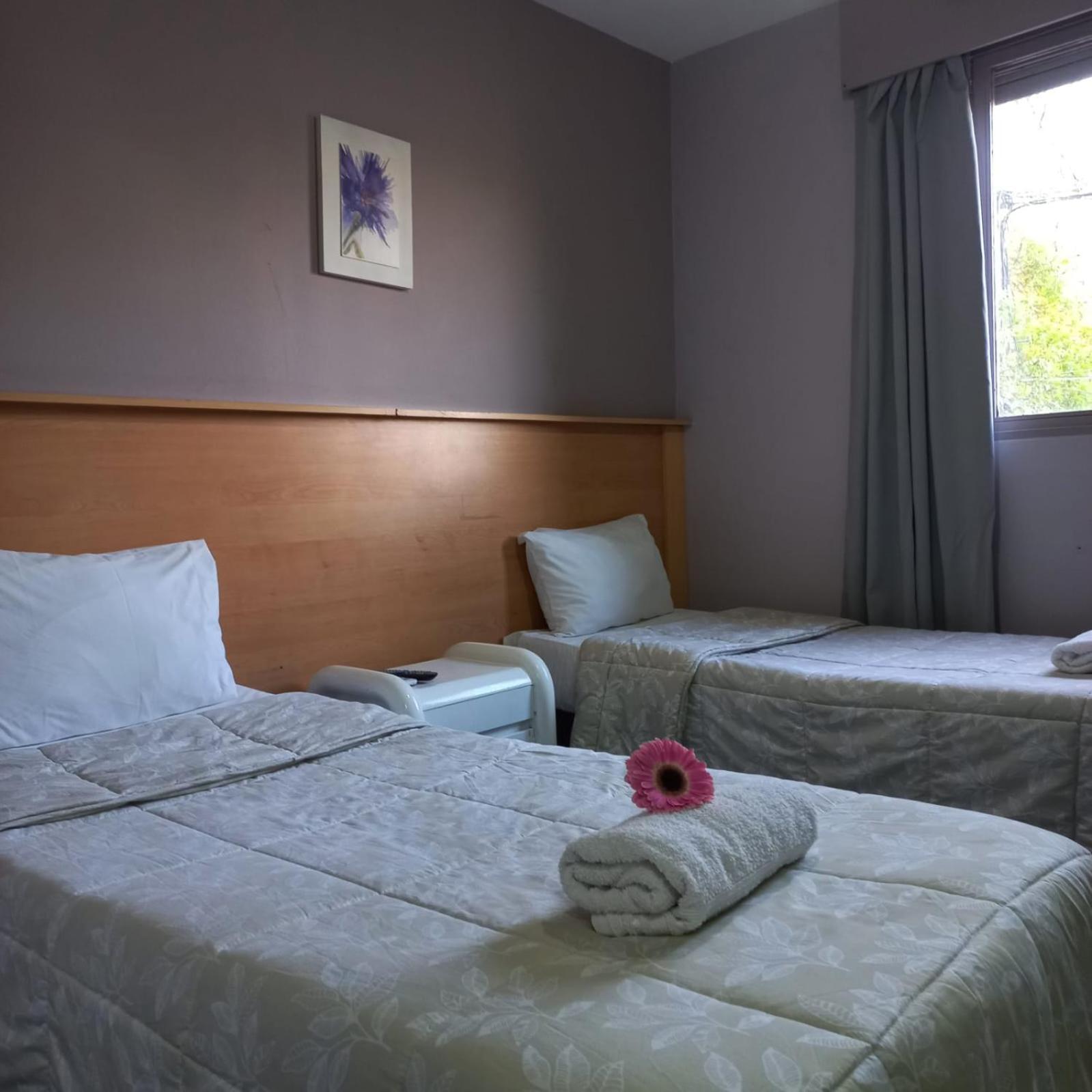 J B J Hotel Mendoza