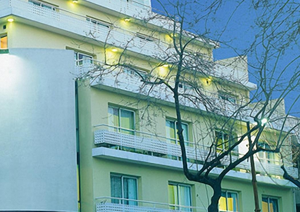 Aparthotel Urbana 3*